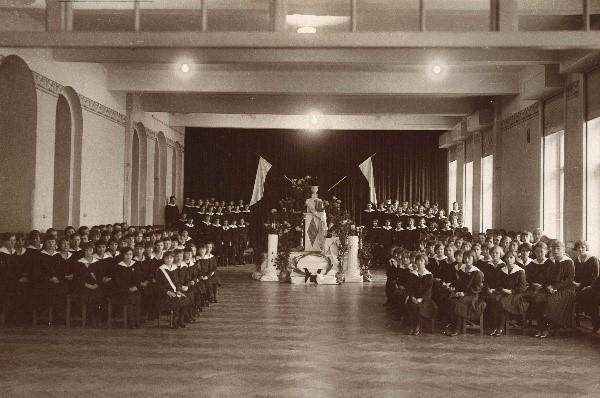 Lviv 1930: boarding and day schools celebrate 100 years of the Polish struggle for independence