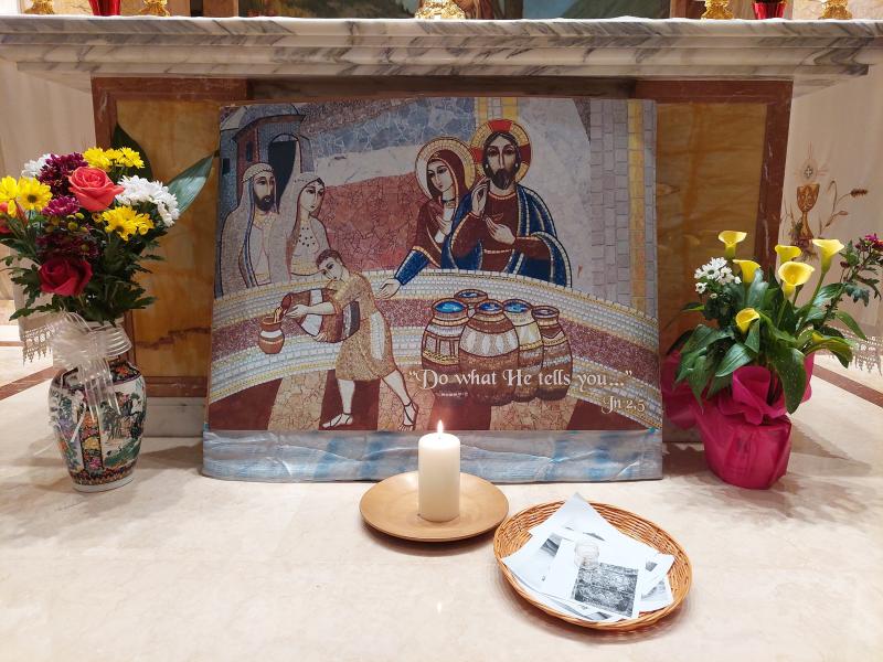Icon in front of the altar