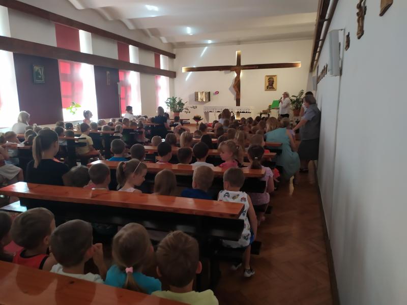 Preschoolers praying for vocations