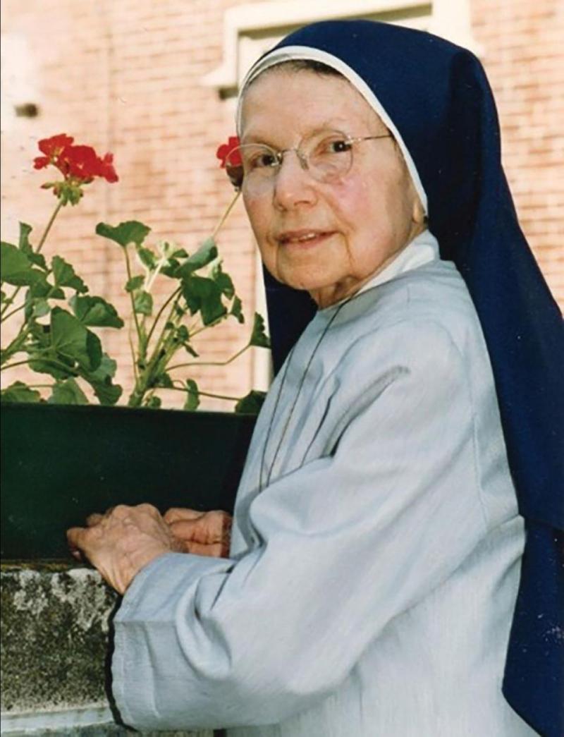 Sr Angela Attard, RSCJ, dans ses dernières années. Elle fut la dernière survivante des 16 sœurs maltaises envoyées aux Etats-Unis, et mourut en 2007. Avec l'aimable autorisation des archives de la Société du Sacré-Cœur de Malte.