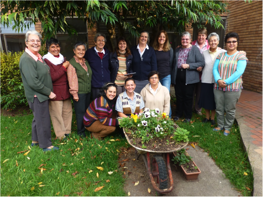 Marisa Sacerdote ARU, Lourdes Velázquez MEX, Silvia Alfaro PER, Margarita Gutiérrez COL, Marize Duarte Teixeira BRA, Isabel García CHI, Anitza Kisic CHI, Marina Hernandez USA, Bernadette Porter ROMA, Guadalupe Müggenburg CUB, Jaquelin Jiménez VEN. Madeline Ortiz PHR, Ma Zulema Pérez COL, Carmen Cecilia Alfaro COL